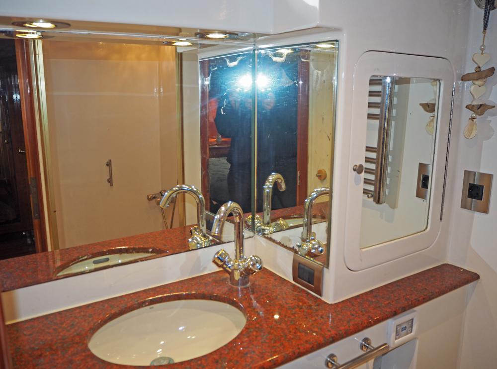 Aft cabin, Accommodation